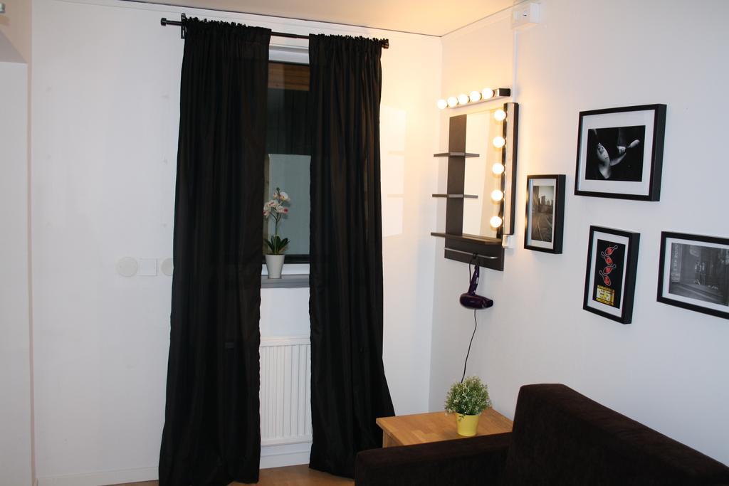 Zweibettzimmer mit Gemeinschafsbad - Nebengebäude